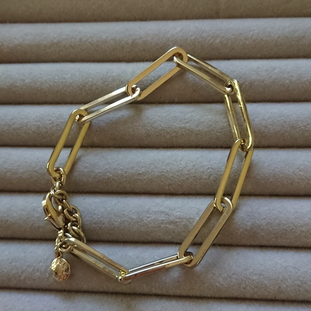 Elegant light Gold tone Paperclip Chain Chain Bracelet - Picture 6 of 6
